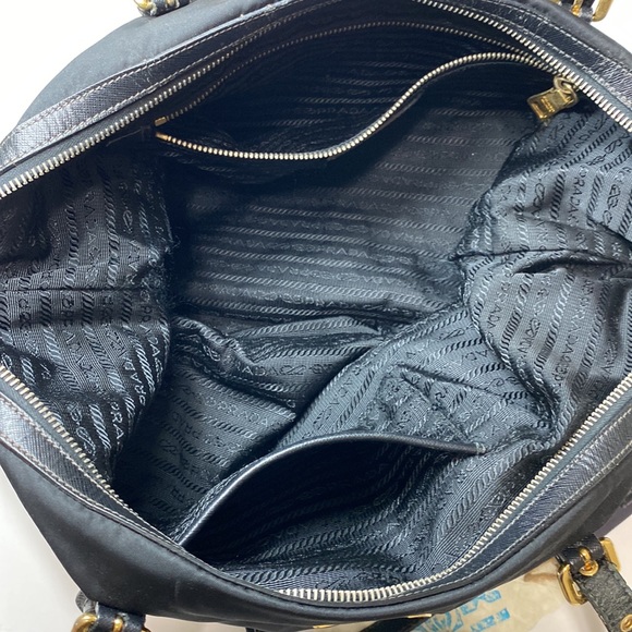 Vintage Prada Saffiano Triang Purse Baltic Black 2004 - Picture 6 of 12